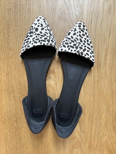 Black white pointed - &, toe